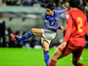 【所属チームで苦しむ鎌田大地の、代表活動の光と影(2)】試合後に「“いい自分”に戻していかないとダメ」「自チームでポジションを取り直さないとダメ」と募らせた危機感の画像