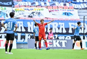 「ゴラッソすぎて何が起きたか全くわからんかったw」J1名古屋の川崎戦での先制点が、スタジアムでの歓声が遅れるほどの衝撃ゴール！ DFもGKも無効化する個人技 の画像