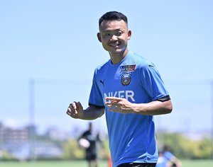 「滅茶苦茶似ているな！w」人気芸人のJ1川崎MFへの「コスプレ返し」にファン歓喜！「そんなに似てないだろうと思ったらやっぱり似てる」「控えめに言って兄弟」などの声の画像