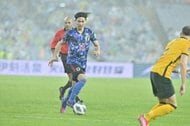 サッカー日本代表「批判を受け止め続けた」吉田麻也と長友佑都の貢献度!!オーストラリア代表戦「W杯出場」を掴んだ「大雨」を貫く「ベテラン鬼神」2人の「気迫と声と涙」の画像