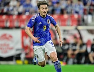 「世界一可愛い奥さん」FW上田綺世がモデル妻との結婚式写真公開で「ウエディング新婚夫婦ショット」に賛辞続々！「嫁さんめっちゃかわええ」「なつきちゃん可愛すぎる」の声の画像