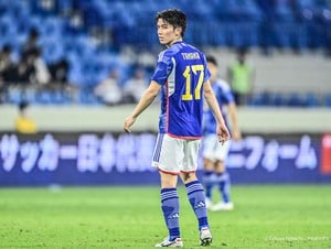 「碧顔ちっちゃ！」田中碧のニュース番組出演時の画像が公開される！ カタールワールド杯帰りのサッカー日本代表が選んだ「今年の漢字」も番組内で発表！の画像