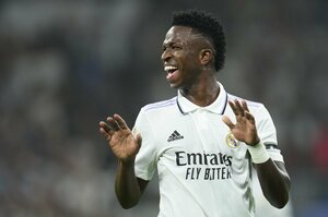 レアル・マドリードが｢ついに連勝ストップ｣!! ブラジル代表FWヴィニシウス・ジュニオールのゴールで先制も…一人少ないオサスナを崩せず今季のラ・リーガで初ドロー【動画】の画像