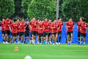 「素敵なご夫婦」「めちゃくちゃ幸せそう」タレント妻が公開した「サッカー日本代表DFとの夫婦ショット」が大反響！「全部が理想のおふたり！」「お似合いすぎる」の声の画像