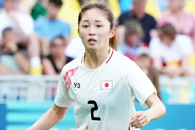 「笑顔が素敵」「ポニーテール似合って可愛い」なでしこDF清水梨紗のマンCチーム練習合流“黒シャツ写真”にエール続々!「手術の傷痕が痛々しい」「焦らずですよ」の声もの画像