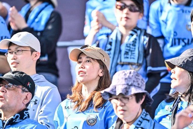 【サポーターアルバム】敵地で勝利を掴んだ川崎フロンターレのサポーター写真75枚！ 圧巻の応援で勝ち越し導く「サンフレッチェ広島ー川崎フロンターレ」の画像016