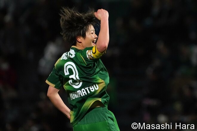 【写真9枚】｢長谷川唯の後継者｣19歳の活躍などで3発逆転も…｢WEリーグの三笘｣美人ドリブラーのクロスから1点返されると防戦一方に！試合を決めた39歳のレジェンドと指揮官の檄！【日テレ・東京ヴェルディベレーザvsサンフレッチェ広島レジーナ】の画像003