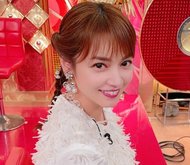 「NAGATOMOが4人」日本代表DF長友佑都、激似息子らとの手つなぎ入場ショットが沸騰「大物感ハンパない」 妻・平愛梨が公開の画像