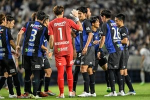 「まさかのQRコード!?」J1ガンバ大阪が今季着用の「新ユニフォーム」発表！ サプライヤー変更の新デザインは胸元にQRコード付き！の画像