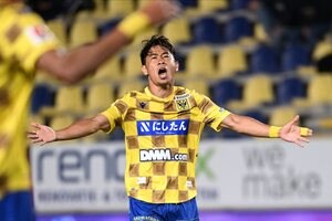 サッカー元日本代表・香川真司がオリンピック陸上競技2選手とバドミントン・桃田賢斗の激励に駆けつける！ 豪華すぎる「アスリート4ショット」公開の画像