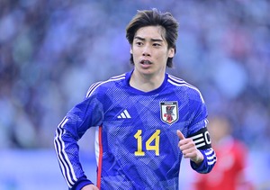 「この2枚目可愛すぎます」伊東純也の目を大きくした「リラックス連続写真」が大反響！「目がキラキラ輝いてる」の声が出た瞬間ショットの画像