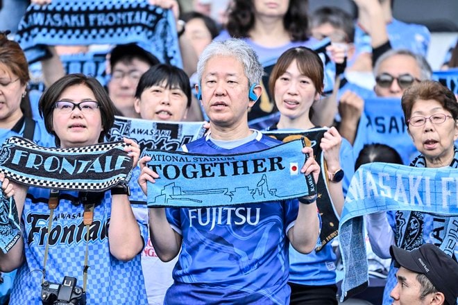 【サポーターアルバム(3)】G大阪戦での観客席＆入場時の川崎フロンターレのサポーター写真77枚！選手と手をつないだ子どもたちなど現地写真「川崎フロンターレーガンバ大阪(3)」の画像055