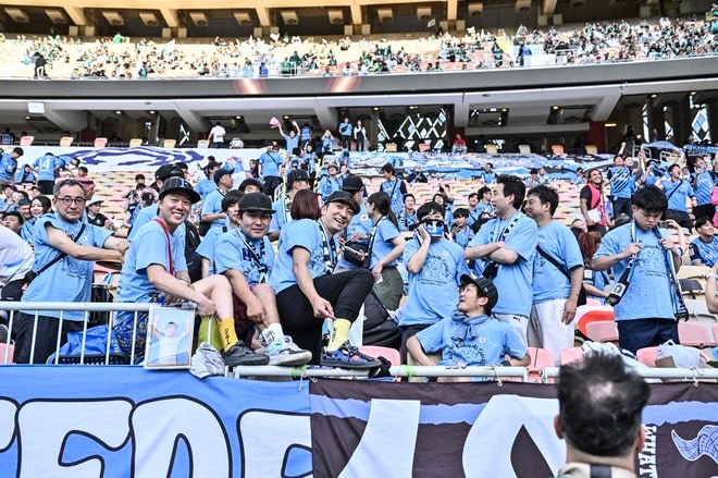 【サポーターアルバム】ACLE決勝に駆け付けた川崎サポーターは衝撃の700人！ 現地で声援を送ったサポーター写真81枚「アル・アハリー川崎フロンターレ(3)」の画像081