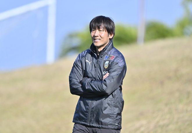 【J1川崎のコーチに就任。元日本代表FW大黒将司の入閣効果とは(1)】エリソン、山田新らストライカーのために自ら映像を作って個人戦術＆得点力アップへ……“ゴールの嗅覚”をレジェンドが伝授の画像