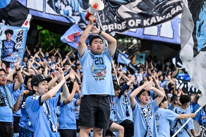 【サポーターアルバム(3)】G大阪戦での観客席＆入場時の川崎フロンターレのサポーター写真77枚！選手と手をつないだ子どもたちなど現地写真「川崎フロンターレーガンバ大阪(3)」の画像008