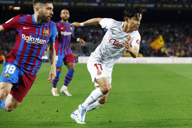 【ラ・リーガ分析】「バルセロナ戦」サッカー日本代表・マジョルカ久保建英「59分に投入」も不発!残留争いで「失われつつある居場所」【バルセロナ対マジョルカ】(2)の画像