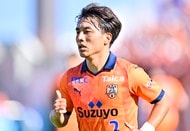 「とんでもないゴールやん」J2愛媛の元U22韓国代表DFの来日初ゴールにファン興奮!「ずざーが楽しそう」「めっちゃ滑るやんwww」とゴール後にも注目集まるの画像