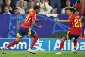 【UEFA　EURO2024現地撮】マスクを外したエムバペ｢絶妙クロス｣で先制点アシスト！16歳の神童ヤマル｢史上最年少ゴール｣で同点に！招かれざる客が与えた勝者への｢痛手」【スペイン代表vsフランス代表】原悦生PHOTOギャラリー｢サッカー遠近｣の画像