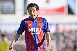 Jリーグ公式が人気Jリーガーの「夫婦ショット」公開！ 「よい夫婦の日」にちなんで披露された、7組の記念写真の画像