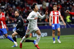 日本代表・久保建英、超ロングカウンターからの「左足ピンポイント股抜き弾」で復活の今季初ゴール！昨季王者アトレティコ・マドリー相手に「逆転勝利弾」！直後の「大コケ」に駆け寄った「盟友選手」【動画】の画像