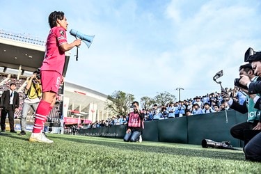 画像・写真：試合後には涙の挨拶も……登里享平が15年所属した古巣との初