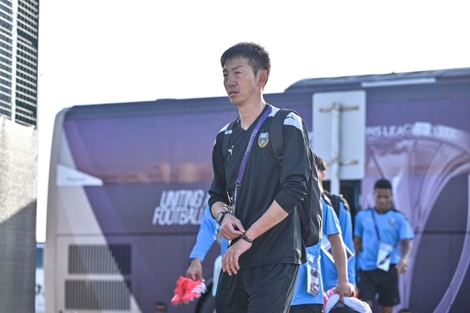 【川崎フロンターレアルバム】サウジアラビア到着翌日4月23日のジェッダ市内での「コーチングスタッフ＆クラブスタッフ写真」と「選手と子どもたちの交流写真」合計98枚！の画像020