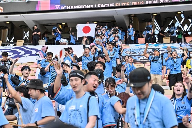 【サポーターアルバム】ACLE決勝に駆け付けた川崎サポーターは衝撃の700人！ 現地で声援を送ったサポーター写真81枚「アル・アハリー川崎フロンターレ(3)」の画像051