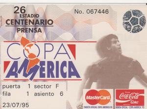 後藤健生の「蹴球放浪記」第134回「ウルグアイで見つけた超傑作テレビＣＭ」の巻(1)バールの男たちからにじみ出る諦念と、その本心の画像