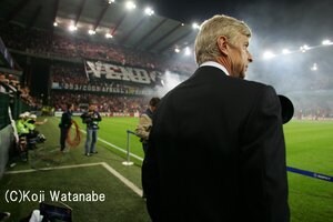 「オフサイドルール、1世紀ぶりの革命」アーセン・ベンゲルの提言(3)「改善ではなく守備的サッカーが横行する危険性」の画像