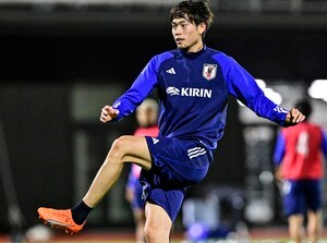 「嬉しいメンツ」町田浩樹が“浦和DF犬飼&モデル妻の新婚夫婦”や“新旧の鹿島選手”との記念写真を公開！ 鹿島のDFラインそろってる」「素敵すぎる」とファン歓喜の画像