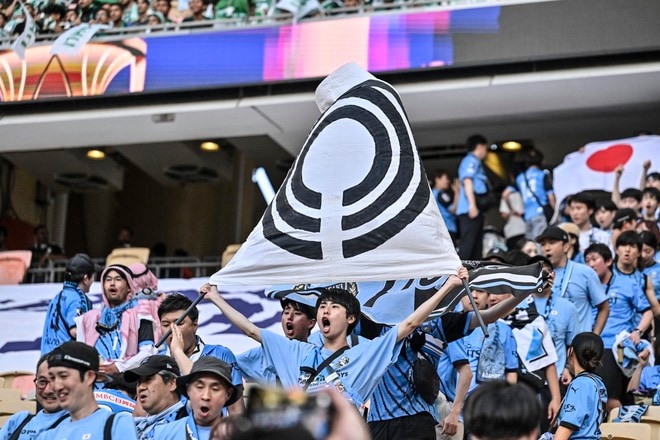 【サポーターアルバム】ACLE決勝に駆け付けた川崎サポーターは衝撃の700人！ 現地で声援を送ったサポーター写真81枚「アル・アハリー川崎フロンターレ(3)」の画像048