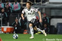 ｢和製ファンデフェン｣ル・アーヴル瀬古歩夢がCBスタメンで売り出し中“怪物”ストライカーを完全ストップ！ リーグ・アン公式も絶賛の｢スーパーディフェンス｣が話題