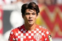 これが100億の男!?｢ガチでバケモンやん｣佐野海舟の“一人で完結”ボール奪取からのワンツー＆カットイン右足弾が衝撃的！ ｢ワールドクラス｣