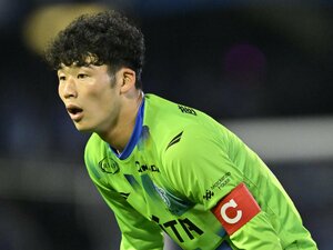 衝撃の完璧エジルキック弾！J1湘南の22歳エースFWの｢1回のチャンスを決めきる｣技ありゴールに“元ドイツ代表の天才”を見た！の画像