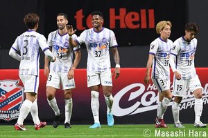 PHOTOギャラリー「ピッチの焦点」【ＪリーグＹＢＣルヴァンカップ　プレーオフステージ　第１戦　北海道コンサドーレ札幌ｖｓサンフレッチェ広島　２０２２年６月４日　１４：０３キックオフ】の画像