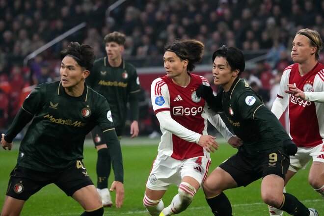 オランダ伝統の一戦『デ・クラシケル』に３人の日本人選手！｢板倉滉vs上田綺世&渡辺剛」が激しくぶつかり合った白熱の現地スタジアムに潜入【アヤックスvsフェイエノールト】PHOTOギャラリーの画像025