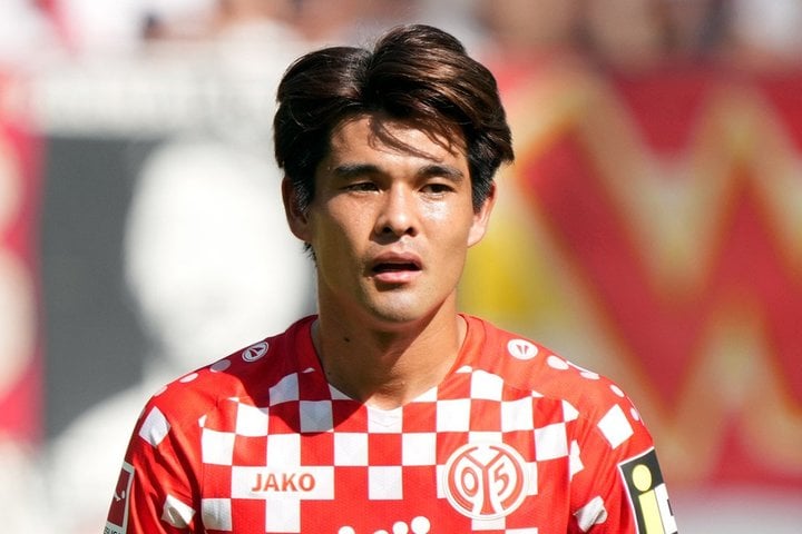 これが100億の男!?｢ガチでバケモンやん｣佐野海舟の“一人で完結”ボール奪取からのワンツー＆カットイン右足弾が衝撃的！ ｢ワールドクラス｣