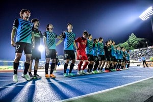 「懐かしいナンバー」J1川崎がドイツ王者・バイエルン戦の「新旧融合」限定ユニフォームを発表！「カッコよすぎる」とファン刺激の画像