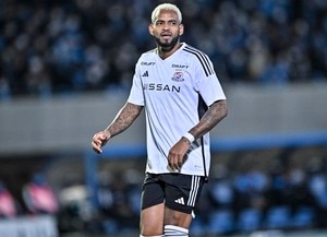 「えっ、マリノスもう先制？」「39秒ってさ、、、」J1横浜FMの開始39秒の電光石火の先制弾決める！相手にボールを一度も触らせることなくFWアンデルソン・ロペスが頭で決めるの画像