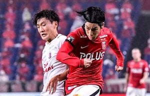 【J1分析】浦和「ワントップ・江坂任」の先制ゴールに表れた指揮官リカルド・ロドリゲスの意図【爆進する浦和レッズ】(1)の画像