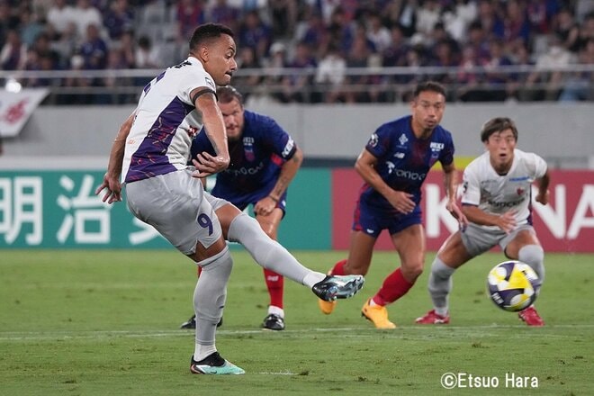 柏と京都「4ゴール勝利」が示すJ1優勝争いの行方(1)チョウ・キジェ監督とエルサルバドル人レフェリーに教わった「日本の常識」を疑う必要性の画像