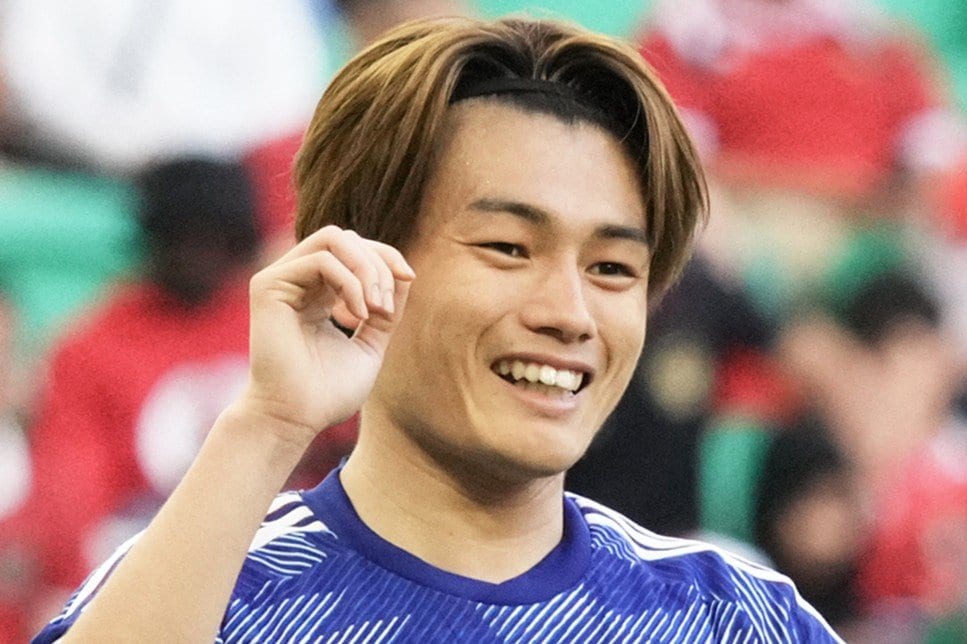 日本代表FW上田綺世の“超絶反応”右足ダイレクトボレー弾で開幕！｢反応