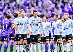 【開幕戦完敗の浦和レッズ、ピッチ上で何が起きていたのか(2)】浦和を打ち負かすためのシナリオが開示された広島戦……「どの程度まで無理やり繋いでいくか」と振り返る迷いの画像