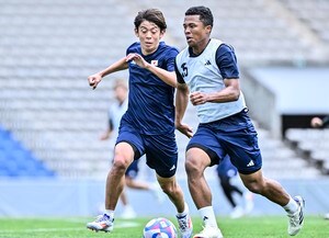 パリ五輪・サッカー日本代表がボルドー市内で8対8＋2GKのミニゲーム実施……「そのシュート打ったら罰ゲームだからな（笑）」と追加練習なしも、強度高い内容にの画像