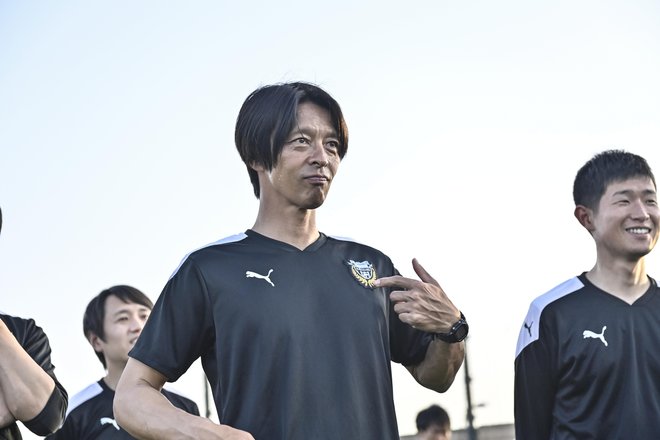 【川崎フロンターレアルバム】サウジアラビア到着翌日4月23日のジェッダ市内での「コーチングスタッフ＆クラブスタッフ写真」と「選手と子どもたちの交流写真」合計98枚！の画像070