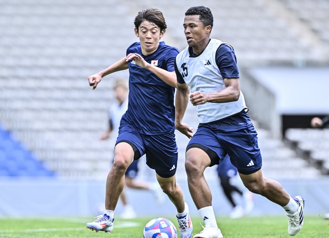 パリ五輪・サッカー日本代表がボルドー市内で8対8＋2GKのミニゲーム実施……「そのシュート打ったら罰ゲームだからな（笑）」と追加練習なしも、強度高い内容にの画像008