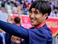 ｢ウォーリーを発見｣大迫勇也ら日本代表レジェンドゆかりのドイツ名門クラブが発表した｢カーニバル｣ユニに困惑広がる！｢パジャマ!!!｣｢ライン川の囚人｣の画像