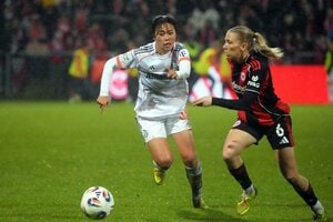 なでしこ至宝からスマイルクイーンへ！谷川萌々子“雨天の激闘”！｢奪い取る｣｢競り勝つ｣｢突破する｣無双プレーで完勝！試合後の｢弾ける｣笑顔が超キュート！【フランクフルトvsバイエルン】PHOTOギャラリーの画像