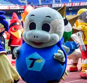 「デカすぎw」　Ｊ２大分が生み出した『メガニータン』に戦慄の声　高さ150センチ重さ20キロの超巨大ぬいぐるみの画像