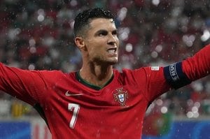 大住良之の｢この世界のコーナーエリアから｣第154回｢2025年はサッカー革命100周年！｣(2)30年間否決され続けた｢2人制｣、アーセナル本拠地で行われた2つの｢試験試合｣と革命後のゴール数の画像